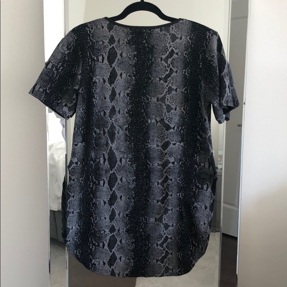 Snake print T-shirt blouse. - Picture 2 of 3